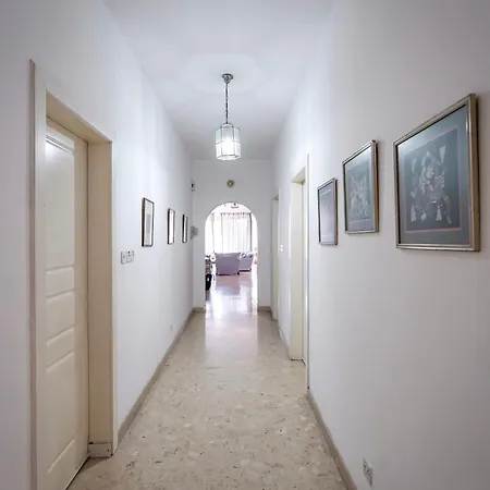 Waterfront Panorama Massive Three Bedrooms Flat 8s *