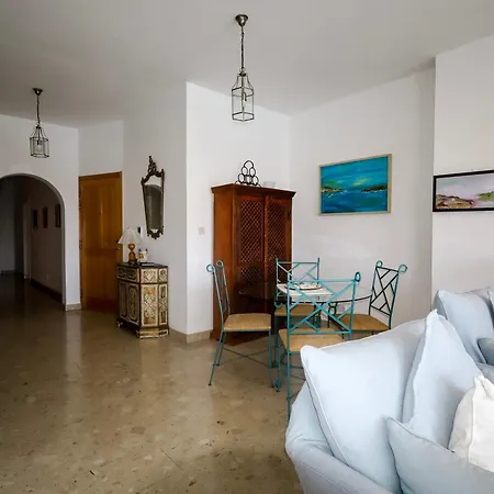 Waterfront Panorama Massive Three Bedrooms Flat 8s