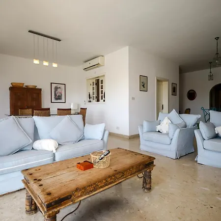 Waterfront Panorama Massive Three Bedrooms Flat 8s *