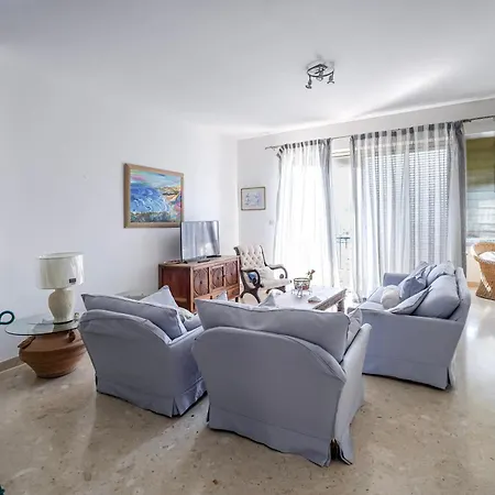 Apartment Waterfront Panorama Massive Three Bedrooms Flat 8s *