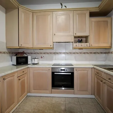 Waterfront Panorama Massive Three Bedrooms Flat 8s